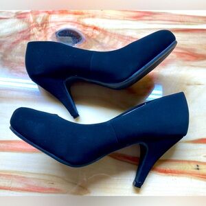 Dream Pairs Classic Suede Round Toe Heel